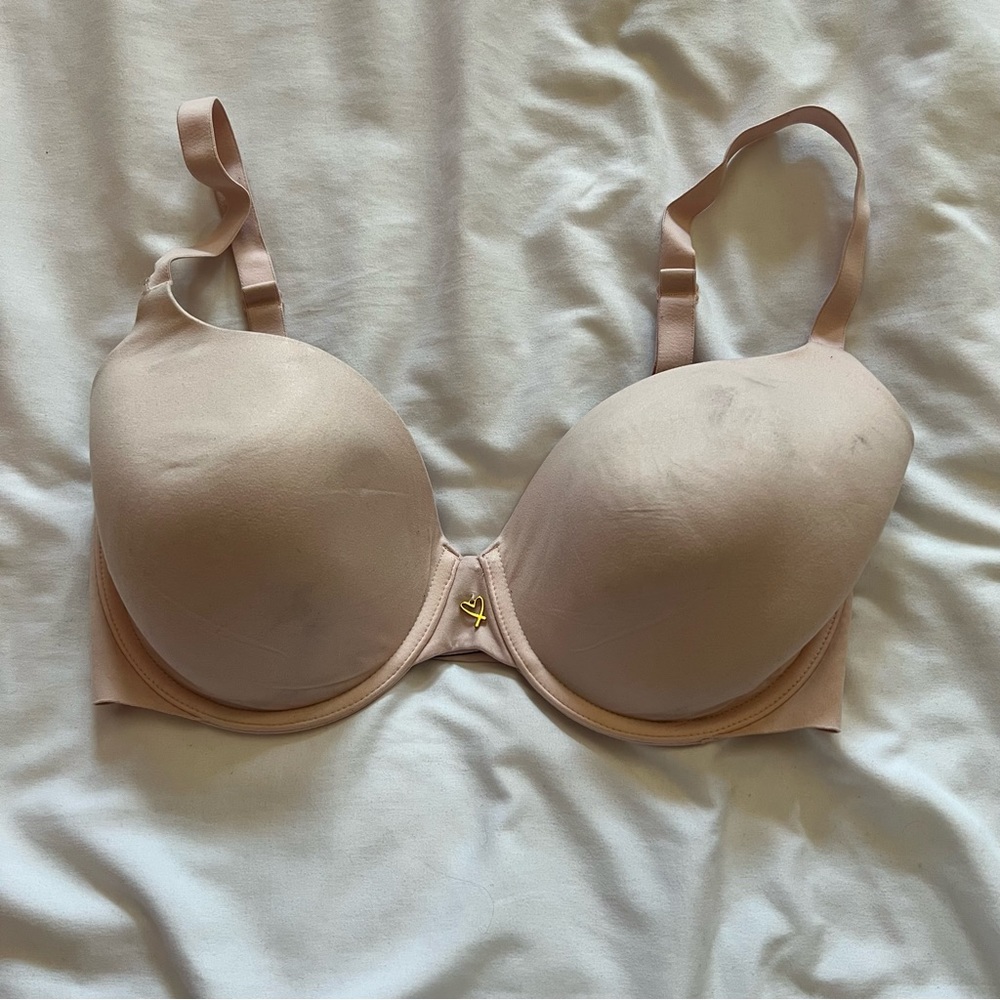 Victoria’s Secret Demi/Semi lined bra 34DDD in a light pink color